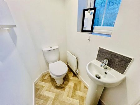 3 bedroom semi-detached house to rent - Photo 4