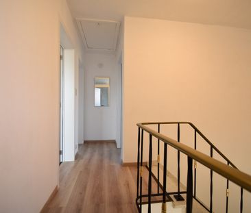 Zeer grondig en geslaagd gerenoveerde woning met terras en dubbele ... - Photo 3