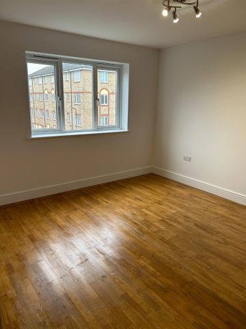 2 Bed Flat, Culpepper Close, N18 - Photo 3