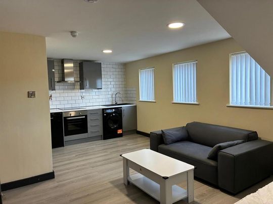 1 bedroom in a house share to rent - Photo 1