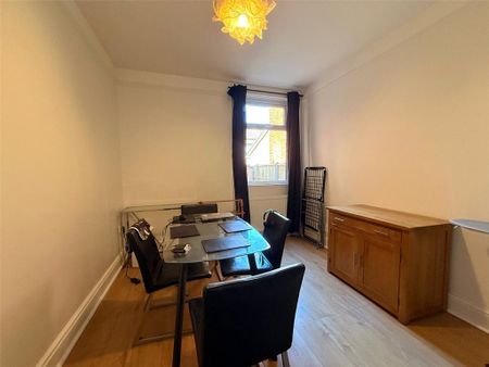 4 bedroom semi-detached house to rent - Photo 2
