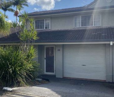 TWO BEDROOM UNIT IN QUIET COMPLEX - Photo 2