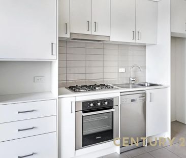 Stylish 1-Bed in Prime Location - Photo 1