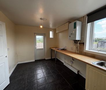 2 bedroom semi-detached house to rent - Photo 6