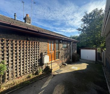 2 bedroom Bungalow To Let - Photo 2