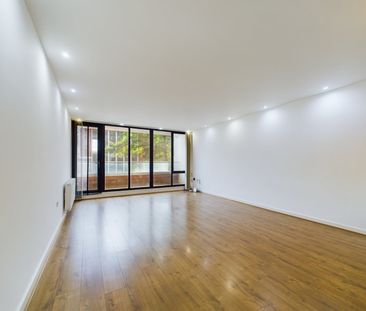 2 bedroom Flat in Exchange House, Maidenhead - Photo 4