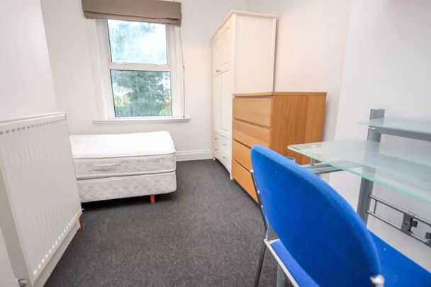 Latimer Road, Bournemouth - Photo 1