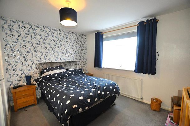 2 bedroom semi-detached bungalow to rent - Photo 1