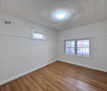 Renovated 3 Bedroom Home - Photo 4