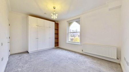 3 bedroom maisonette to rent - Photo 2