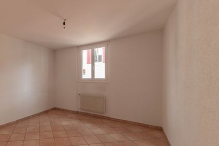 Guinand l’Opticien 2, Les Brenets – Appartement 3.5 pièces au 2ème étage // 1 gratuits ! - Photo 4