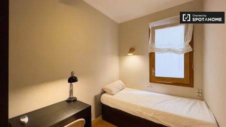 barcelona, Catalonia 08024 - Photo 4