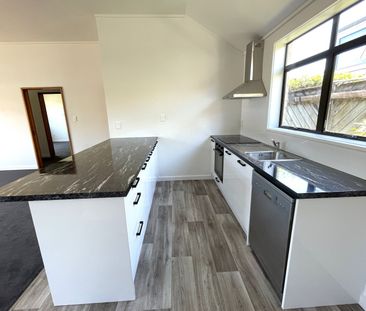 Prime Hamilton Living - Clifton Terrace Townhouse for Rent - Photo 5