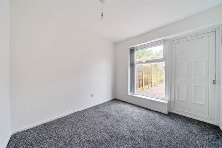 4 bedroom terraced house to rent - Photo 2