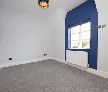 2 bedroom semi-detached house to rent - Photo 3