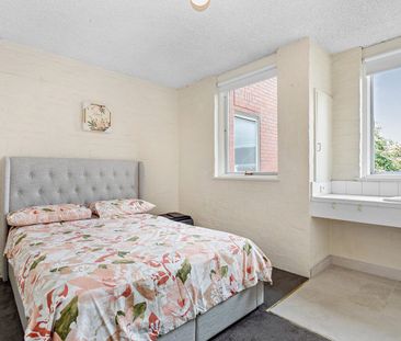 Light Filled and Position Perfect - Photo 6