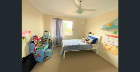 Modern Townhouse, Great Complex, Fabulous location! - Photo 3