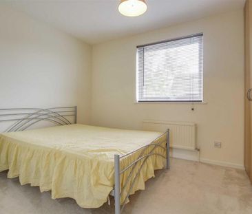 2 bedroom semi-detached house to rent - Photo 5