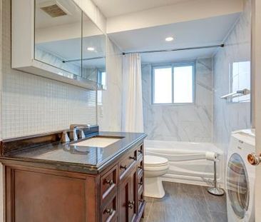Spacieux bas de duplex à louer, propre, lumineux, semi-MEUBLÉ, 3 li... - Photo 4