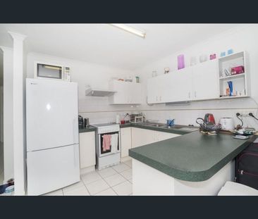 12/65 Sutton Street, Redcliffe, Qld 4020 - Photo 2
