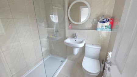 4 bedroom house to rent - Photo 3