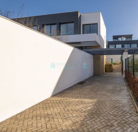 Semi Detached Villa for rent in Estepona - Photo 5