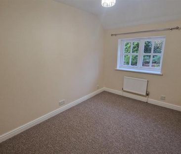 3 bedroom mews to rent - Photo 2