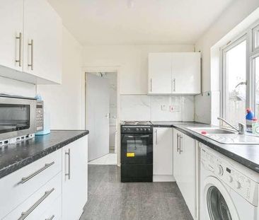 Lily Gardens, Perivale, HA0 - Photo 6