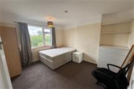 4 bedroom terraced house to rent - Photo 5