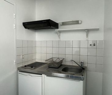 Location Appartement 1 pièce 12m² - Photo 2