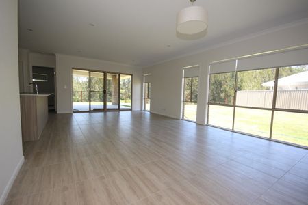 SEA BREEZE ESTATE - POTTSVILLE - Photo 3