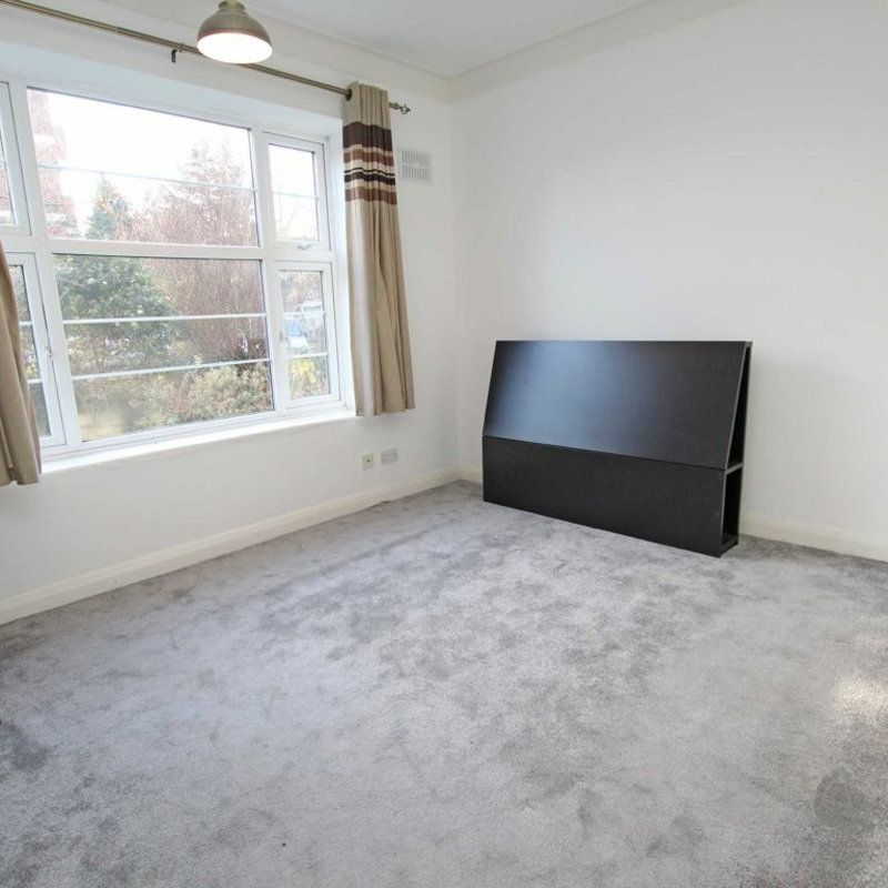 Sheen Court, TW10, London - Photo 1