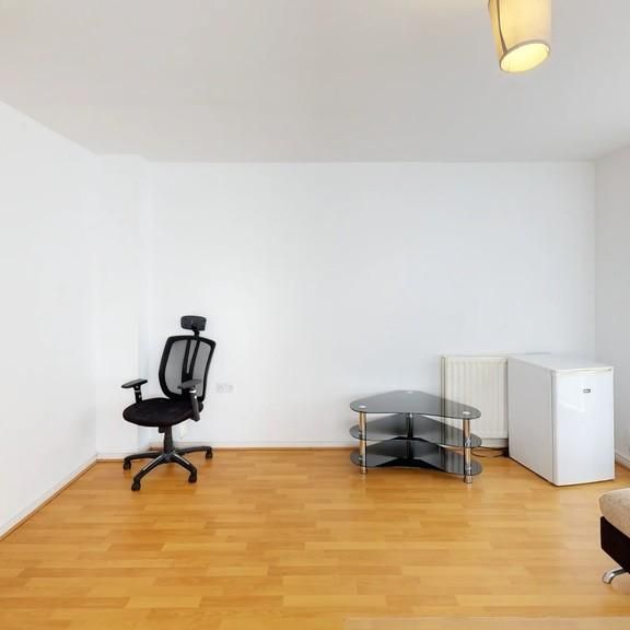 4 bedroom townhouse to rent - Photo 1