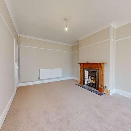 Pum Erw Road, Cardiff, Heath, CF14 - Photo 1