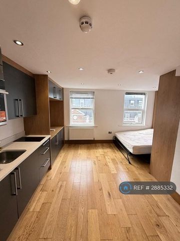 Studio to rent - Photo 4