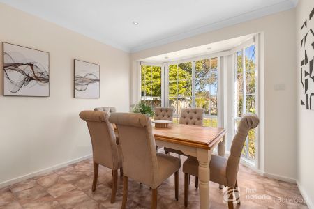 5-Bedroom Family Home in a Peaceful Glen Waverley Cul-de-Sac - Photo 5