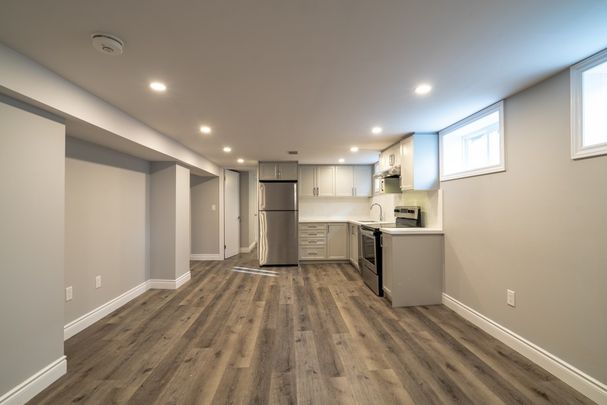 104 East 41st St, Hamilton - 3 Bedroom Lower Unit - Photo 1