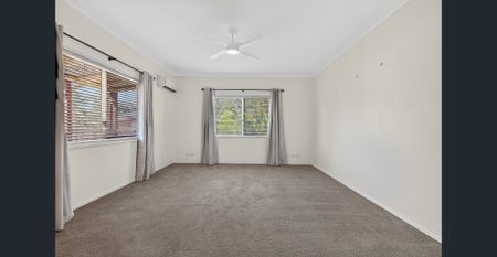 Light-Filled Upstairs Home with Deck Overlooking Bushland - Top level available only - Photo 4
