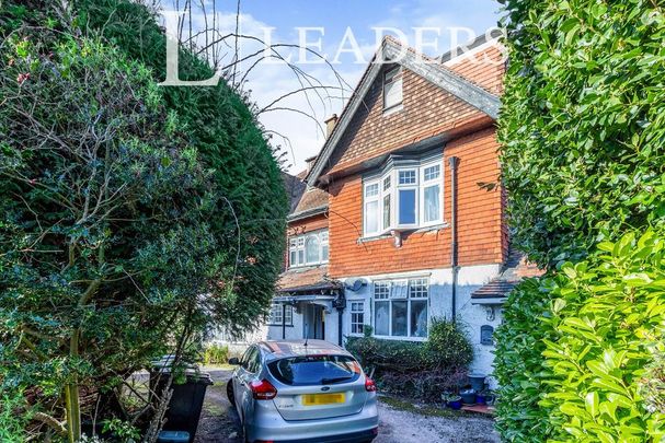 1 bedroom in a house share to rent - Photo 1