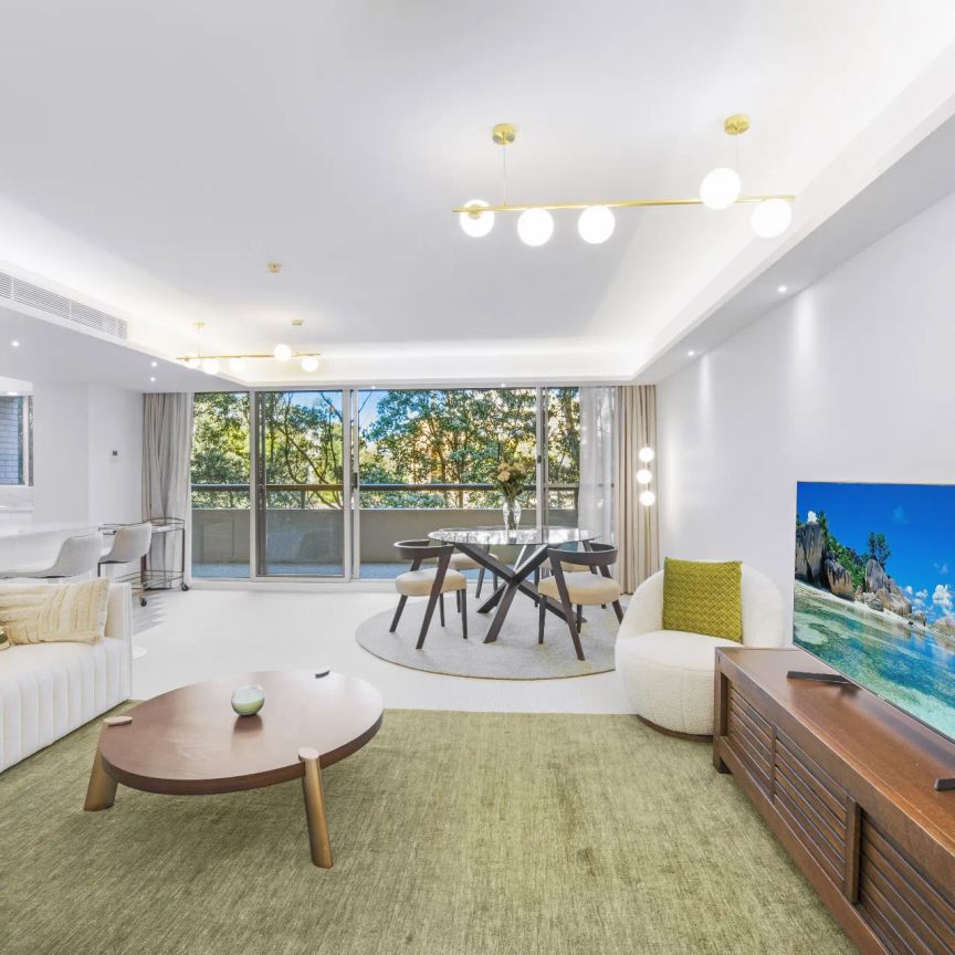 Executive Brand New Designer Haven - Photo 1