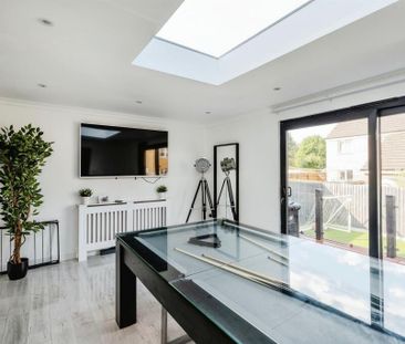 3 bedroom detached house to rent - Photo 3