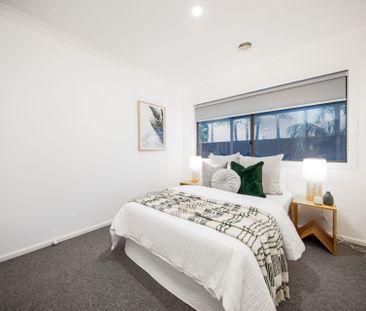 Modern chic, bright and spacious home in quiet convenient location - Photo 3