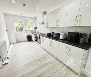 Heathcroft Avenue, Sunbury-on-Thames, Surrey, TW16 7SR - Photo 4