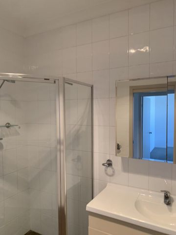 Modern Townhouse in Woy Woy - Photo 2