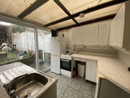 3 bedroom terraced house to rent - Photo 5