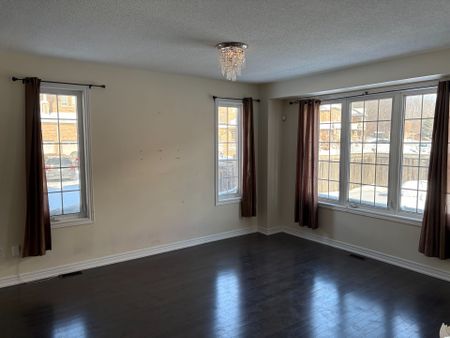 For Lease - 15 Kawana Road, Brampton, Ontario - Photo 2