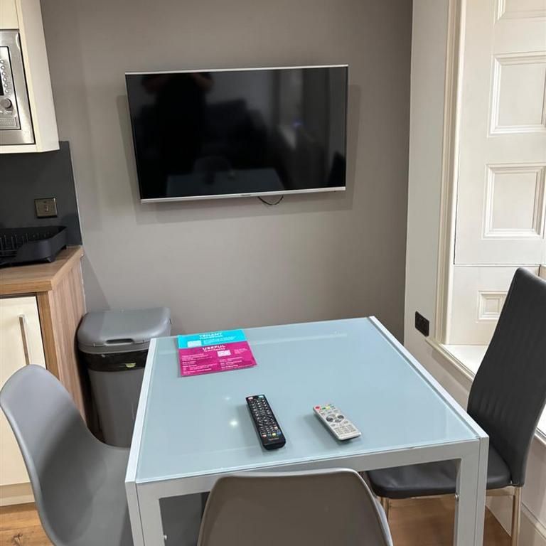 2 bedroom private hall to rent - Photo 1