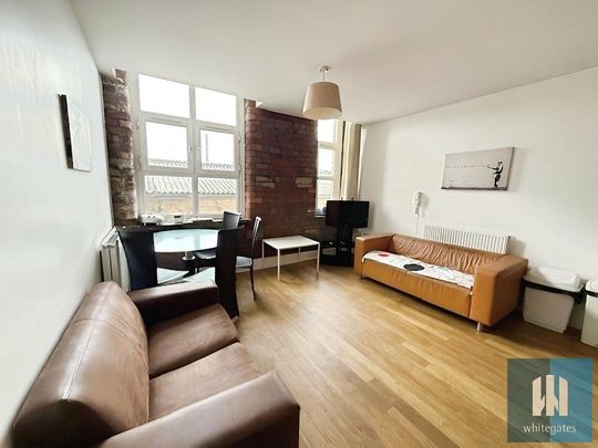 1 bedroom in a house share to rent - Photo 1