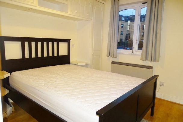 1 Bed Flat - Photo 1