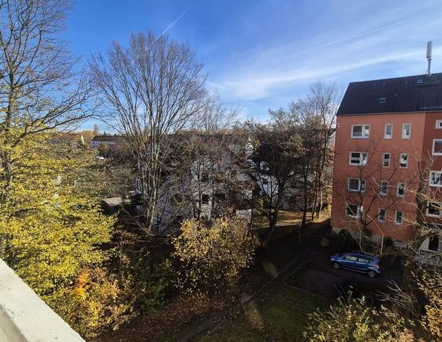 Gemütliche 2 Zimmer- Wohnung mit Südbalkon und Parkplatz in Chemitz Reichenbrand - Photo 1